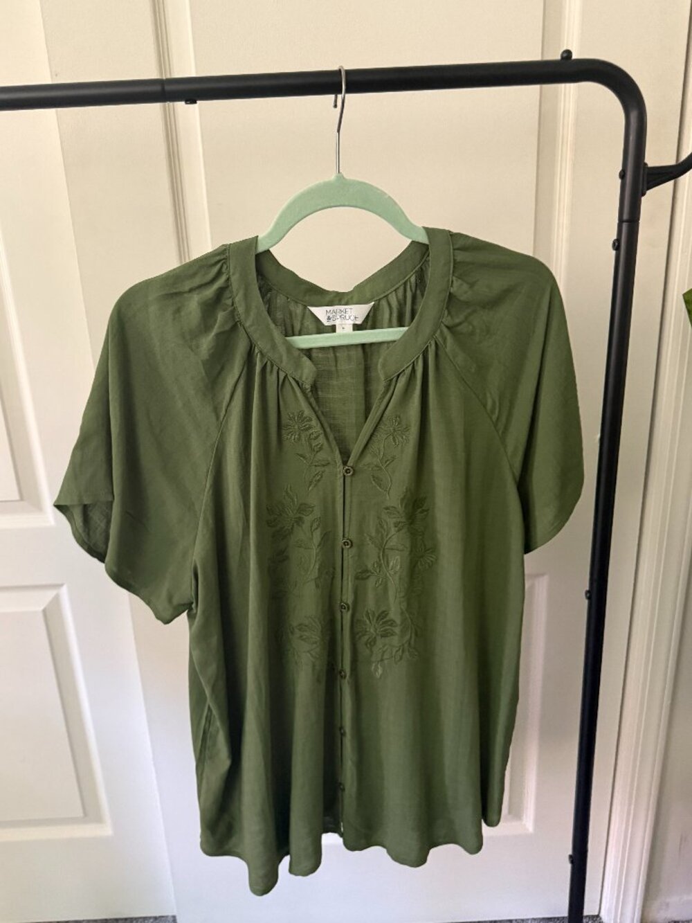 Market & Spruce Gretchen Button Detail Blouse